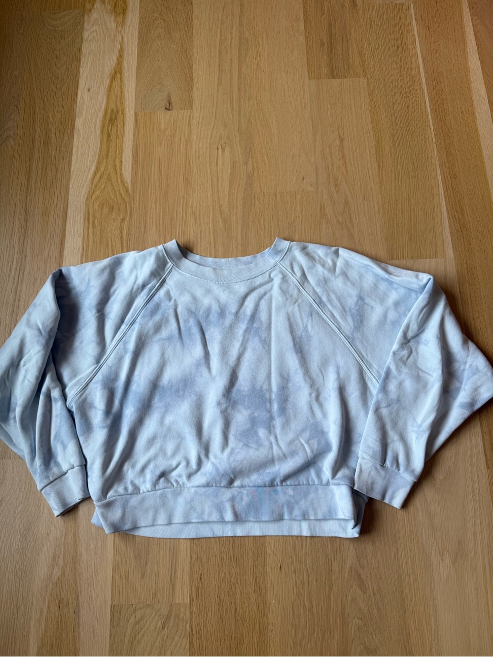 Gap Size Medium Light Blue Tie-Dye Cropped Sweatshirt